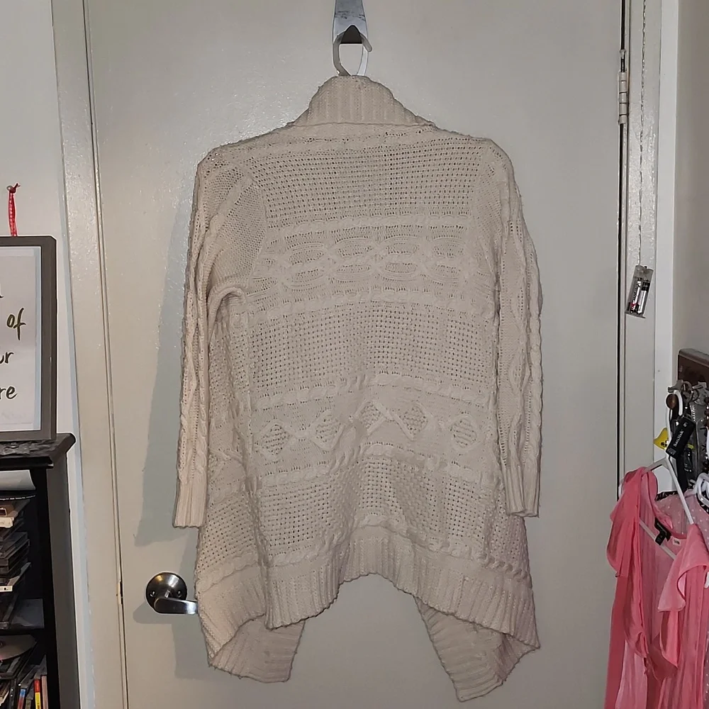 HARMONY Handmade Cable Knit Cardigan, One Size (Fits XL), Cream Coloured, Open - Picture 4 of 4
